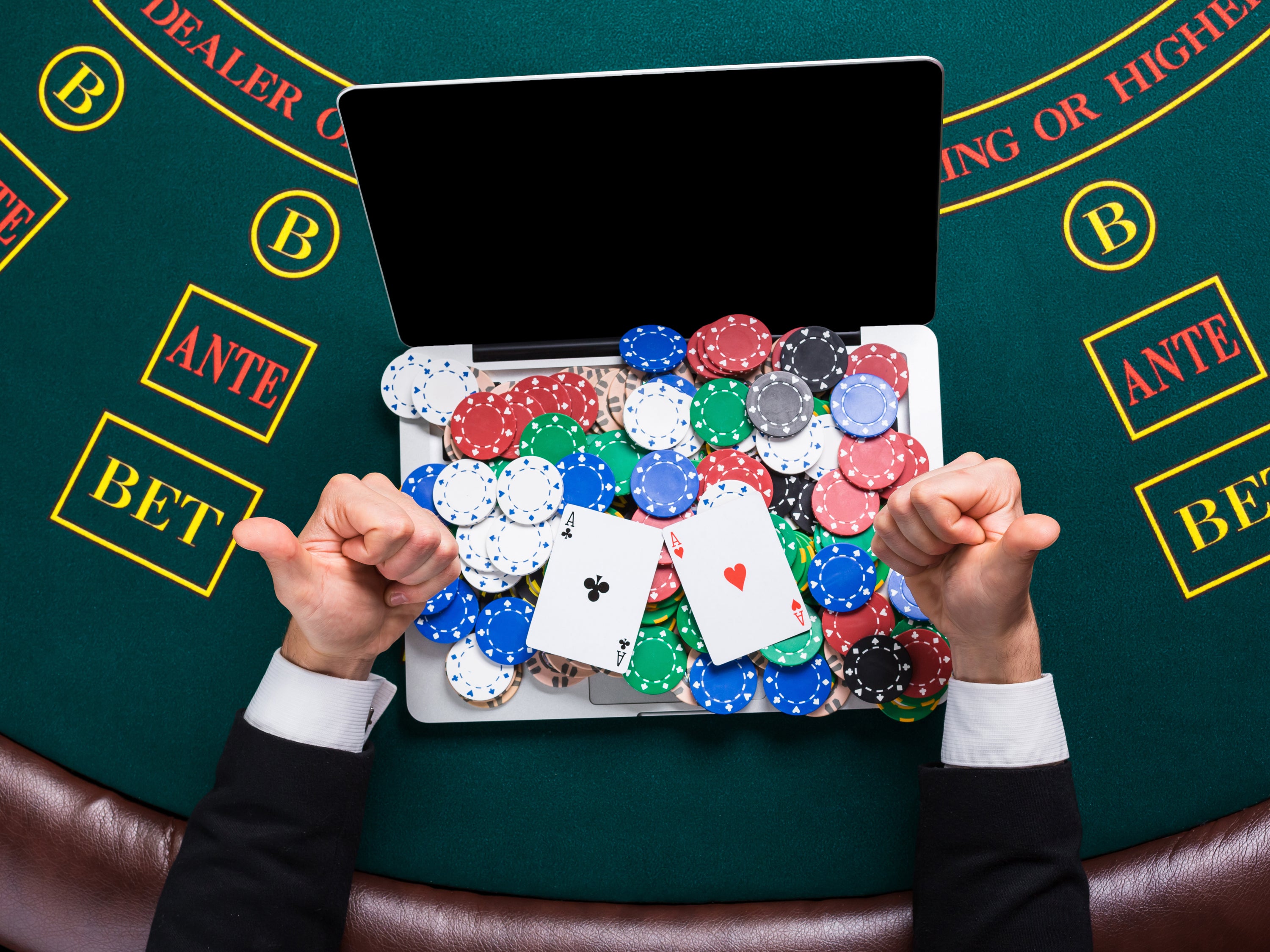 Advantages of Playing Casino Games Online